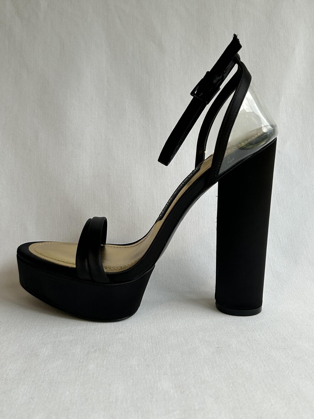 Jessica Rich Platform Shoes Womens Size 36 Black Gold Leather Sole Heels Sandal
